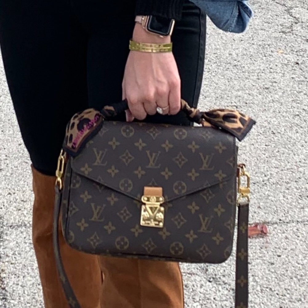 AUTHENTIC POCHETTE METIS bag Louis Vuitton Monogram